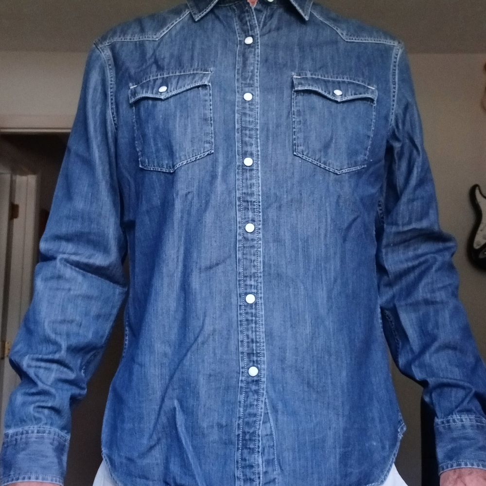 American Eagle Outfitters Long Sleeve Snap Down